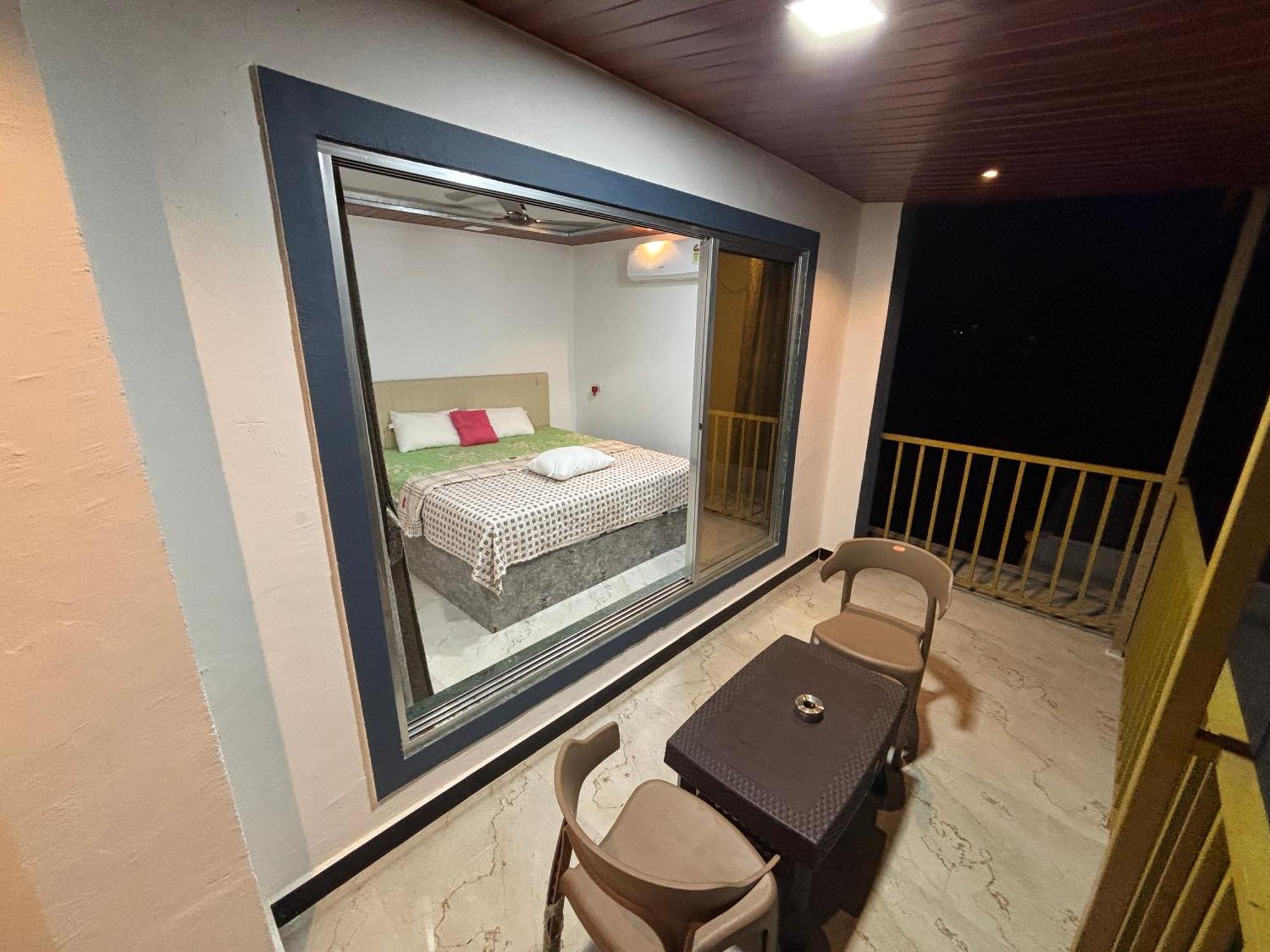 Sea Royal Rooms And Cafe Virār 외부 사진