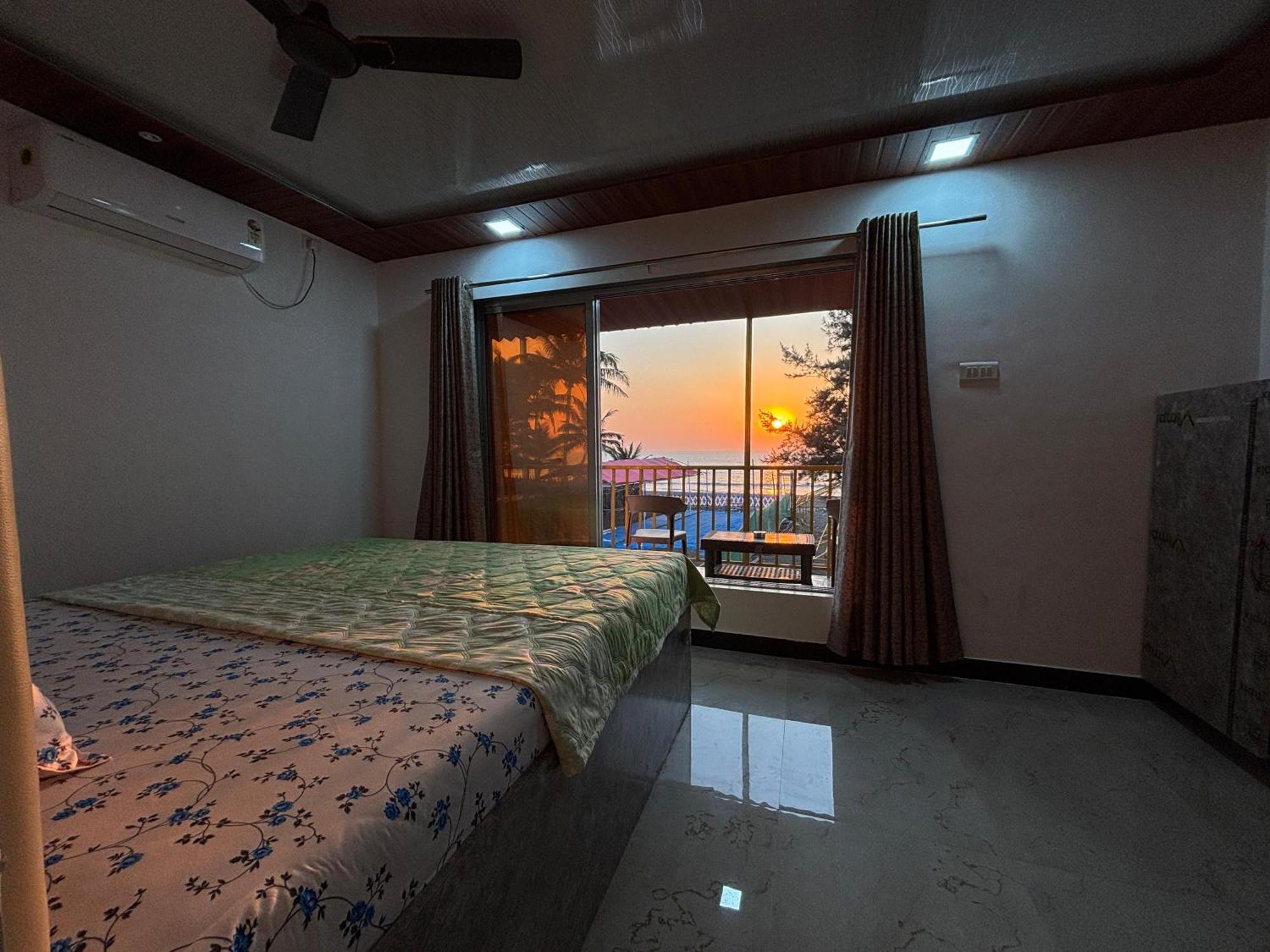 Sea Royal Rooms And Cafe Virār 외부 사진