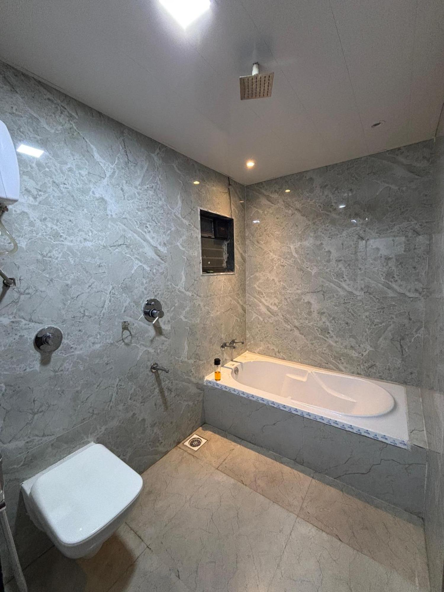 Sea Royal Rooms And Cafe Virār 외부 사진
