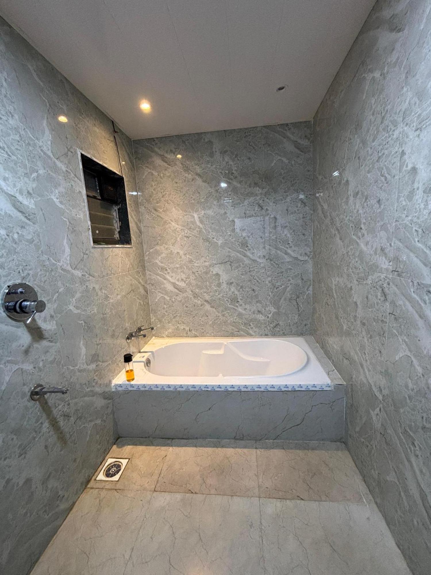 Sea Royal Rooms And Cafe Virār 외부 사진